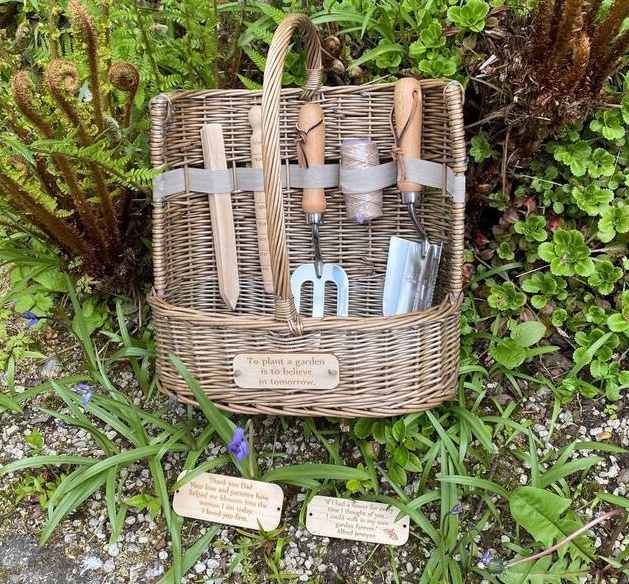 Engraved garden tool gift set